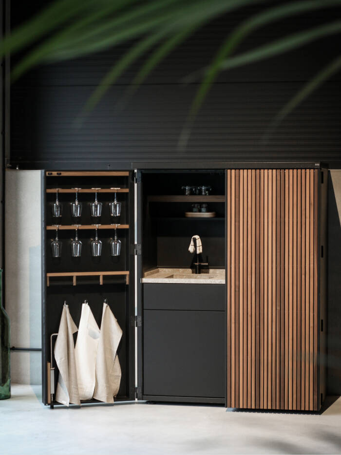 Cubic Kitchen in a cupboard 02.jpg